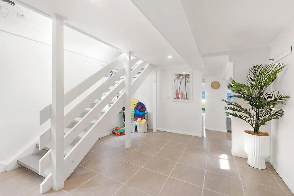 Seaside Serenity Exclusive Beachfront Escape Gold Coast Austrália